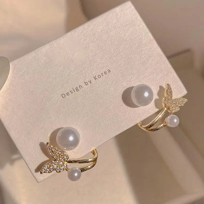 Golden Crystal Stud Earrings – Shiny Luxury Gold-Tone Sparkling Earrings for Women