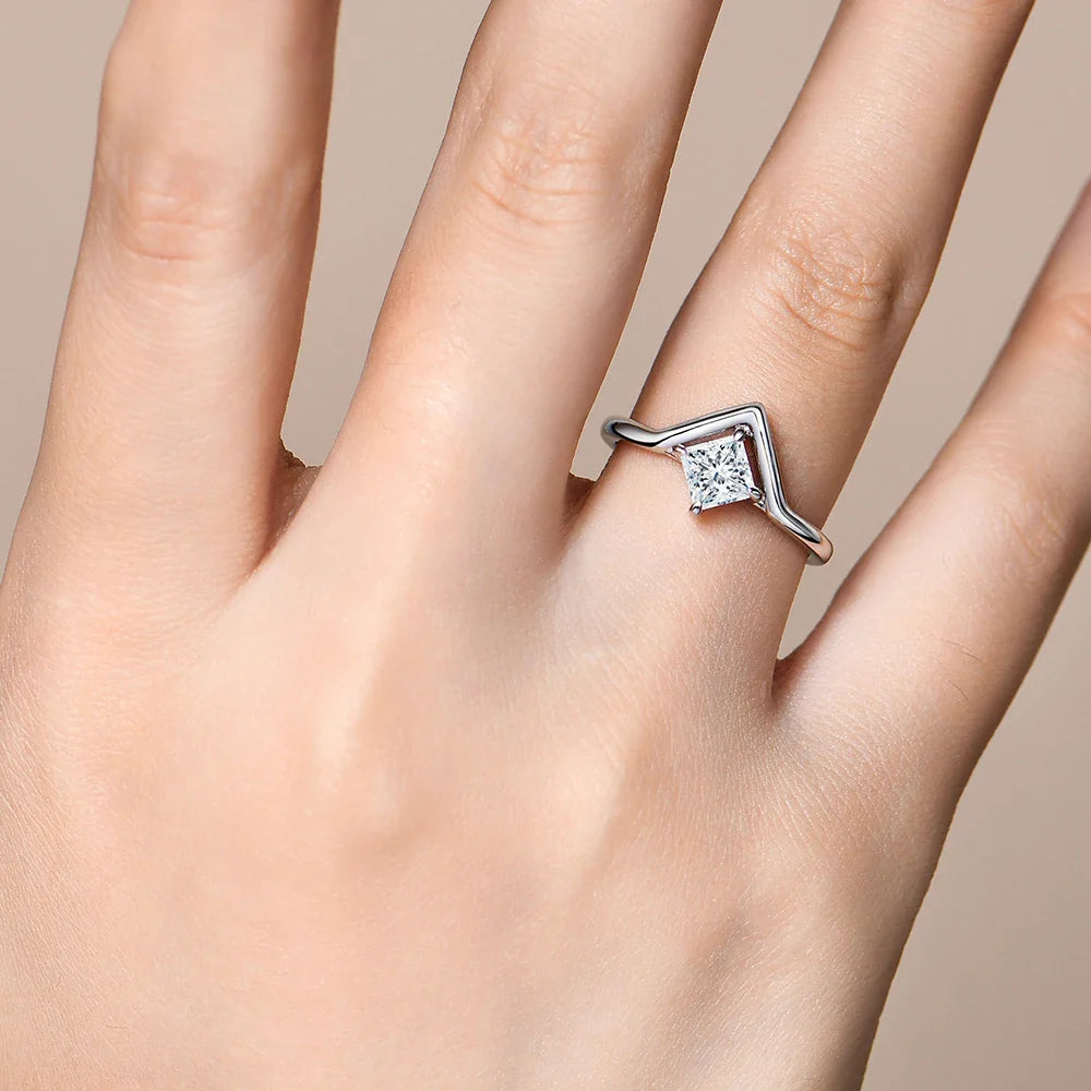 Princess Cut Moissanite Engagement Ring – 0.8 Carat | 925 Sterling Silver