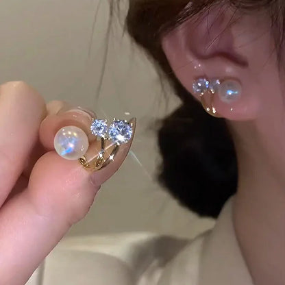 Golden Crystal Stud Earrings – Shiny Luxury Gold-Tone Sparkling Earrings for Women